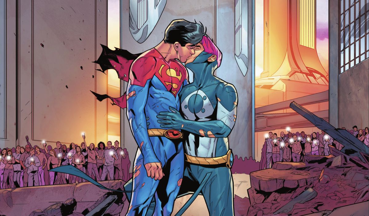 Superman/Jon Kent, unexpectedly kisses his boyfriend in Superman: Son of Kal-El #15 (2022). 