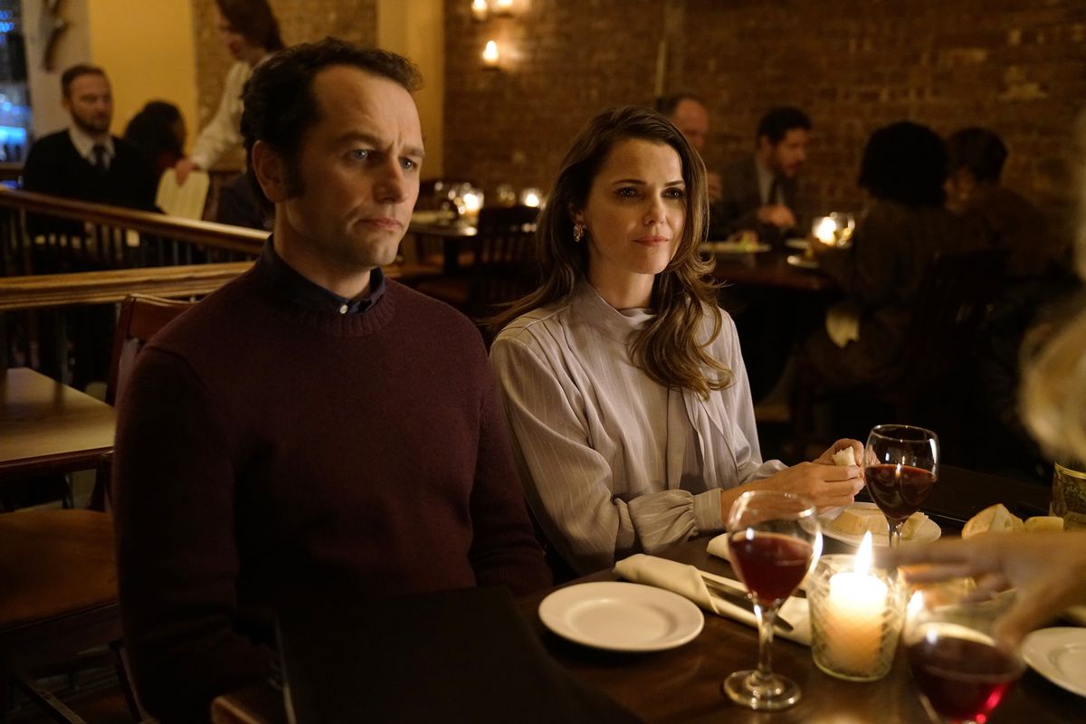 Matthew Rhys as Phillip and Keri Russell as Elizabeth sitting down for a nice meal with some friends