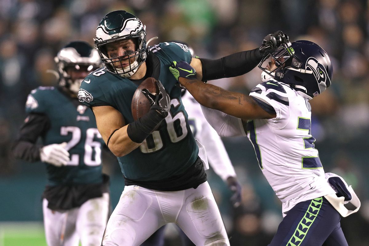 Tight end Zach Ertz #86 of the Philadelphia Eagles rushes the ball against the Seattle Seahawks during their NFC Wild Card Playoff game at Lincoln Financial Field on January 05, 2020 in Philadelphia, Pennsylvania.