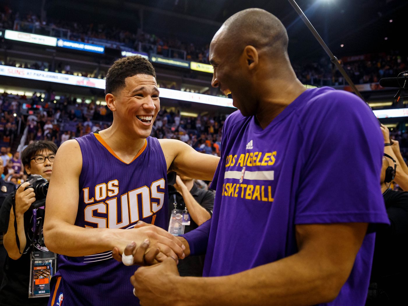 Kobe Bryant gave Devin Booker signed shoes and told him to 'be legendary' -  Silver Screen and Roll