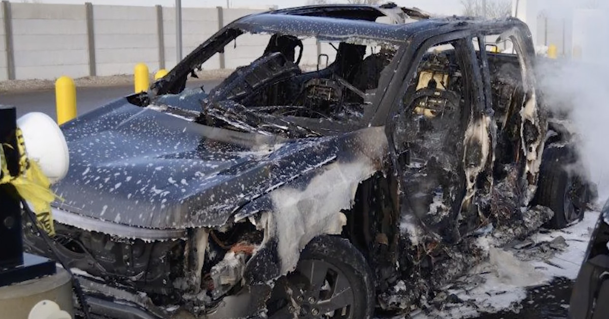 Read more about the article This is the F-150 Lightning fire that made Ford pause production