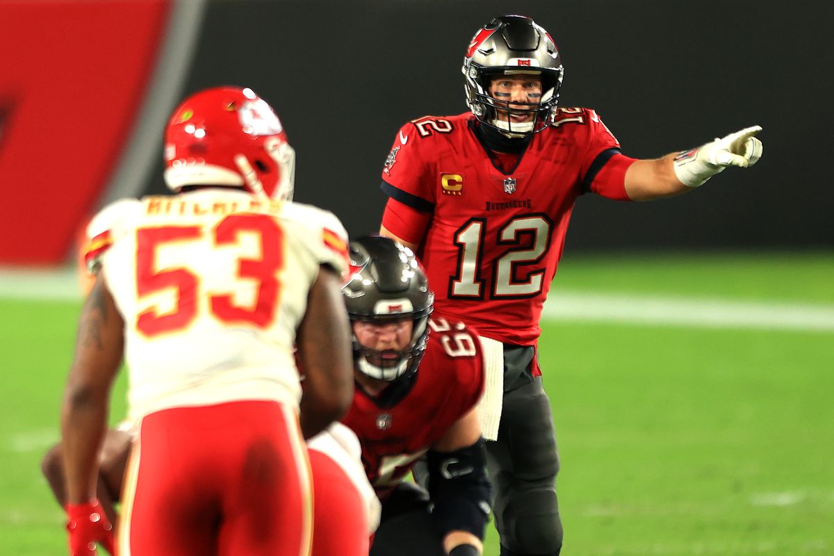 Tom Brady Fantasy football start/sit advice: What to do with the Bucs QB in Week  14 - DraftKings Nation