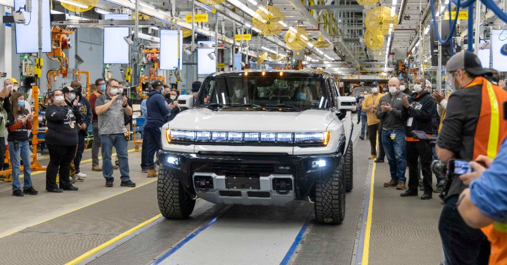 GM begins offering electrical Hummer pickup vans to shoppers
