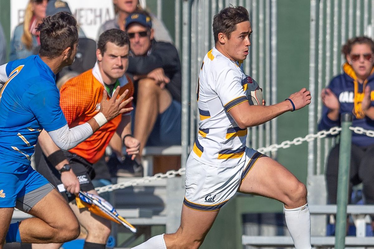Cal back Elliot Webb scores a try against UCLA in the 2018 West Coast Collegiate Sevens Cup Final