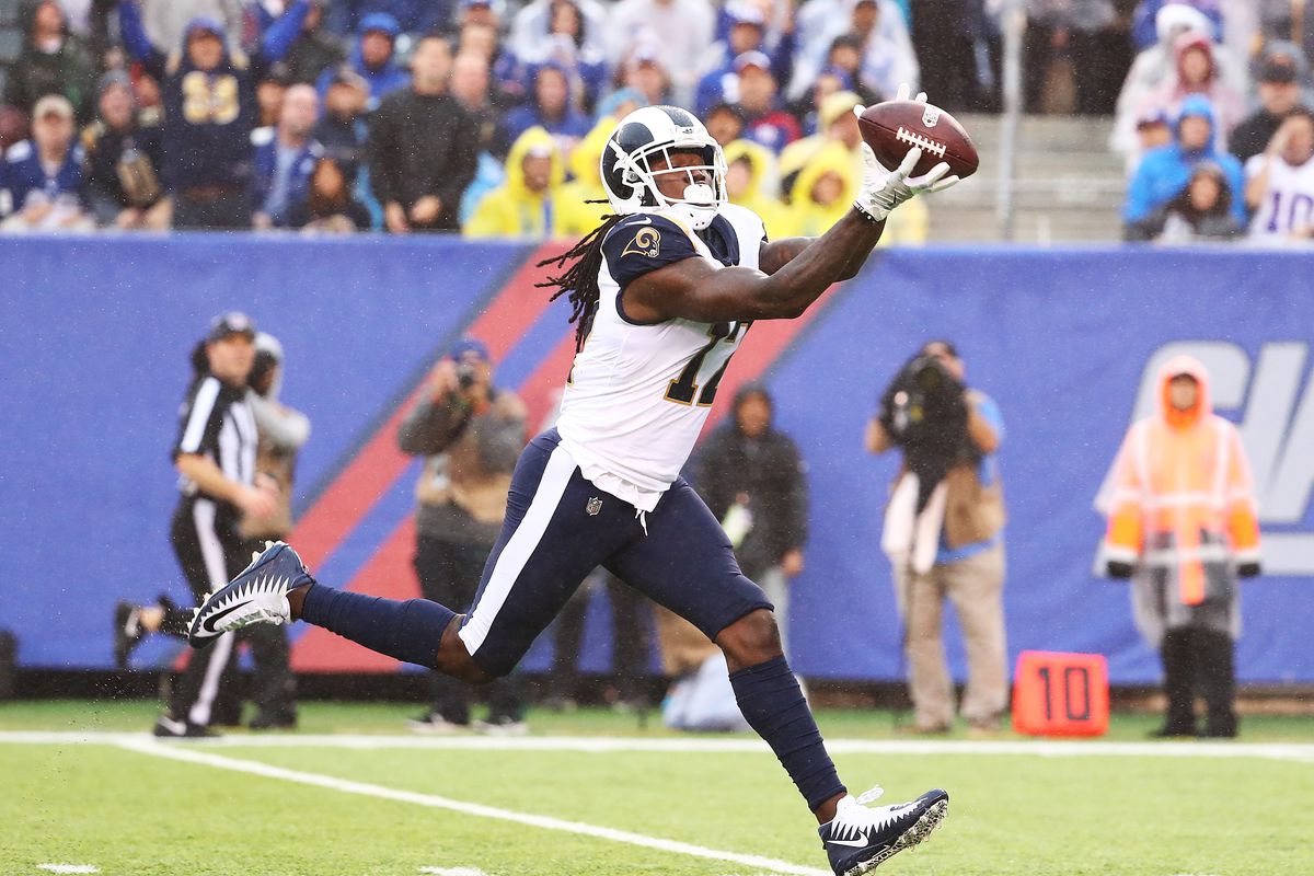 Los Angeles Rams WR Sammy Watkins catches a pass against the New York Giants in Week 9 of the 2017 season