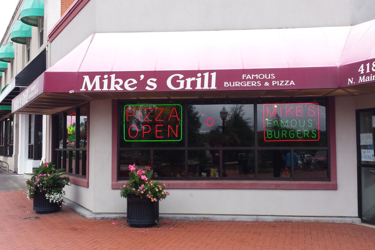 Mikes Grill at the top of the Mall