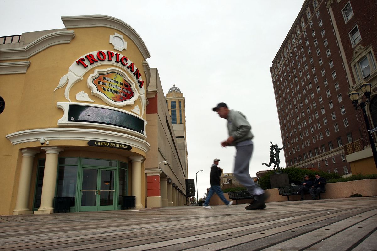 Struggling casino industry drags Atlantic City economy down