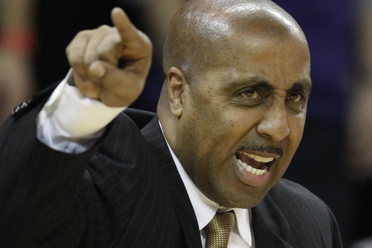 Lorenzo Romar respectfully wishes to show the haters the direction in which they may find the door.