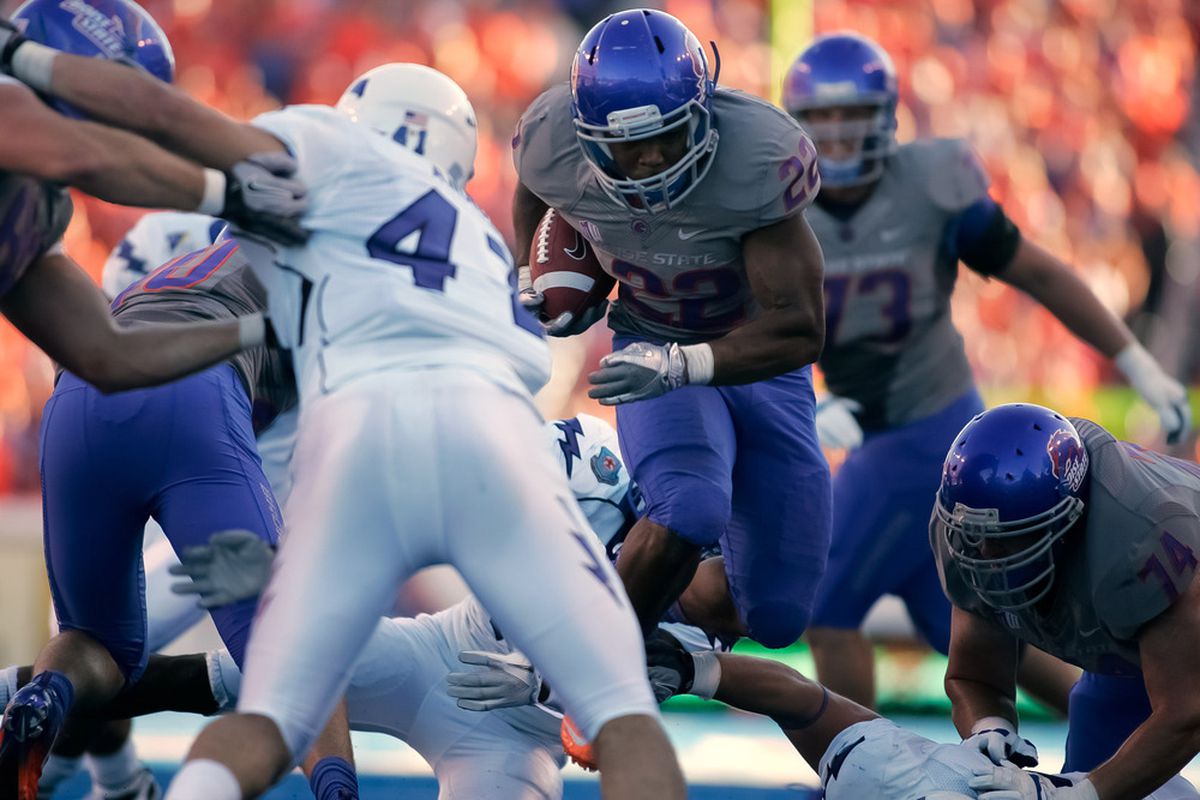 BOISE, ID - OCTOBER 22:  Doug Martin #22 of the Boise State Broncos runs the ball against the Air Force Falcons at Bronco Stadium on October 22, 2011 in Boise, Idaho.  (Photo by Otto Kitsinger III/Getty Images)
