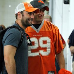 Broncos WR Wes Welker took time before he went into the locker rooms to take pictures and sign autographs with military service members