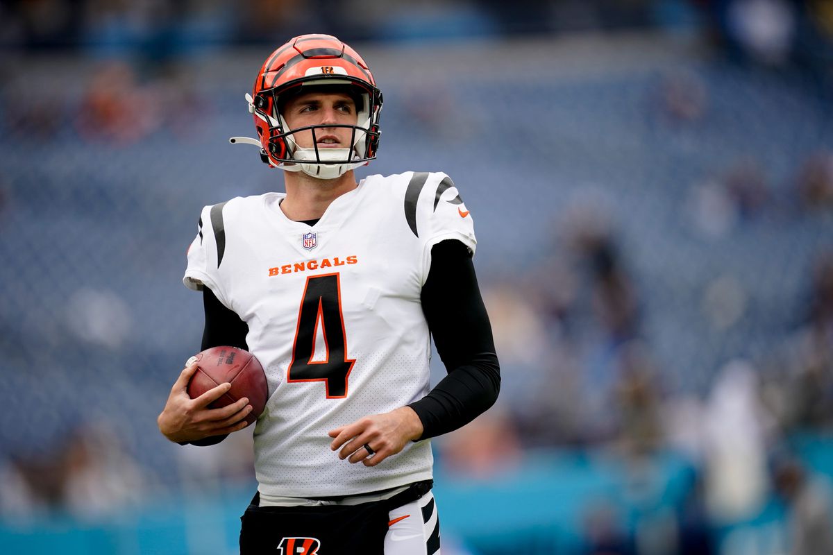Cincinnati Bengals punter Drue Chrisman (4) warms up as the team gets ready to face the Tennessee Titans at Nissan Stadium Sunday, Nov. 27, 2022, in Nashville, Tenn. Nfl Cincinnati Bengals At Tennessee Titans