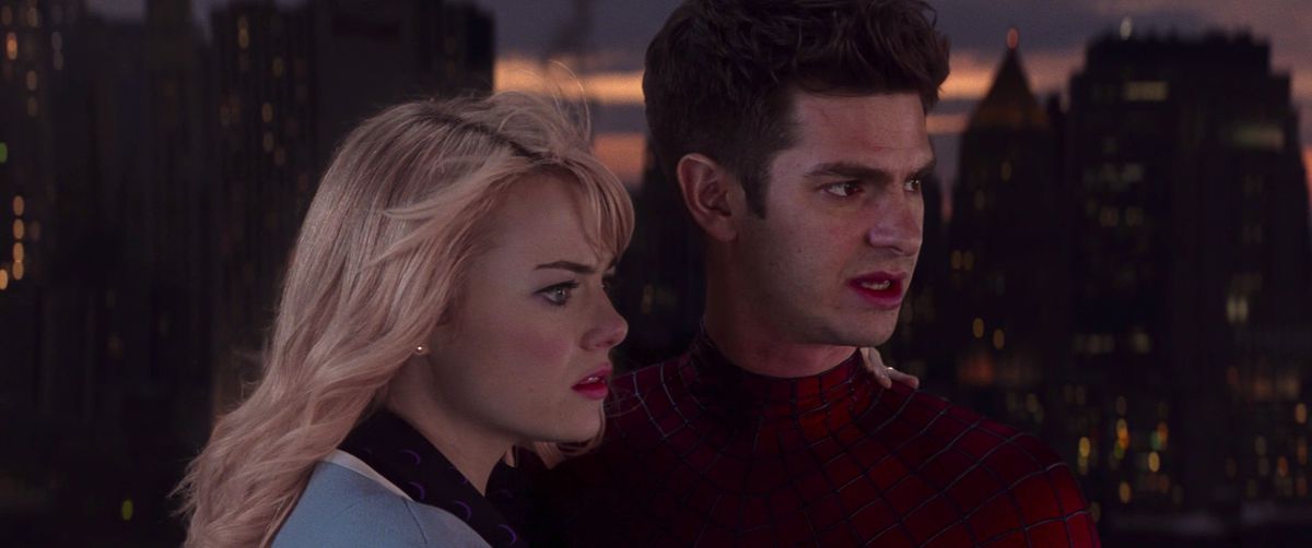 Peter Parker and Gwen on top of a building in The Amazing Spider-Man 2 
