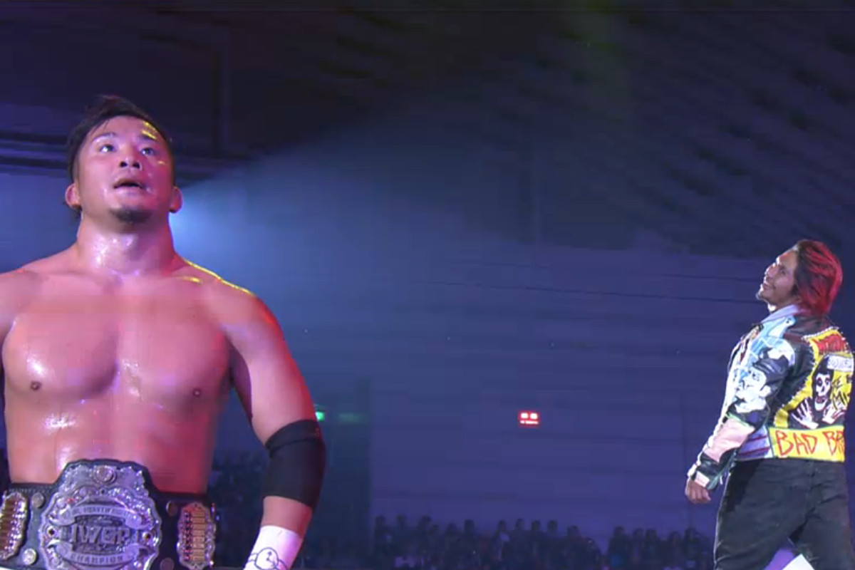 Hiromu "Kamaitachi" Takahashi confronts IWGP Junior Heavyweight Champion KUSHIDA at NJPW Power Struggle 2016