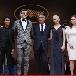 Actors Millicent Simmonds, left, Jaden Michael, author Brian Selznick, director Todd Haynes, actresses Julianne Moore and Michelle Williams pose for photographers upon arrival at the screening of the film "Wonderstruck" at the 70th international film festival, Cannes, southern France, Thursday, May 18, 2017.