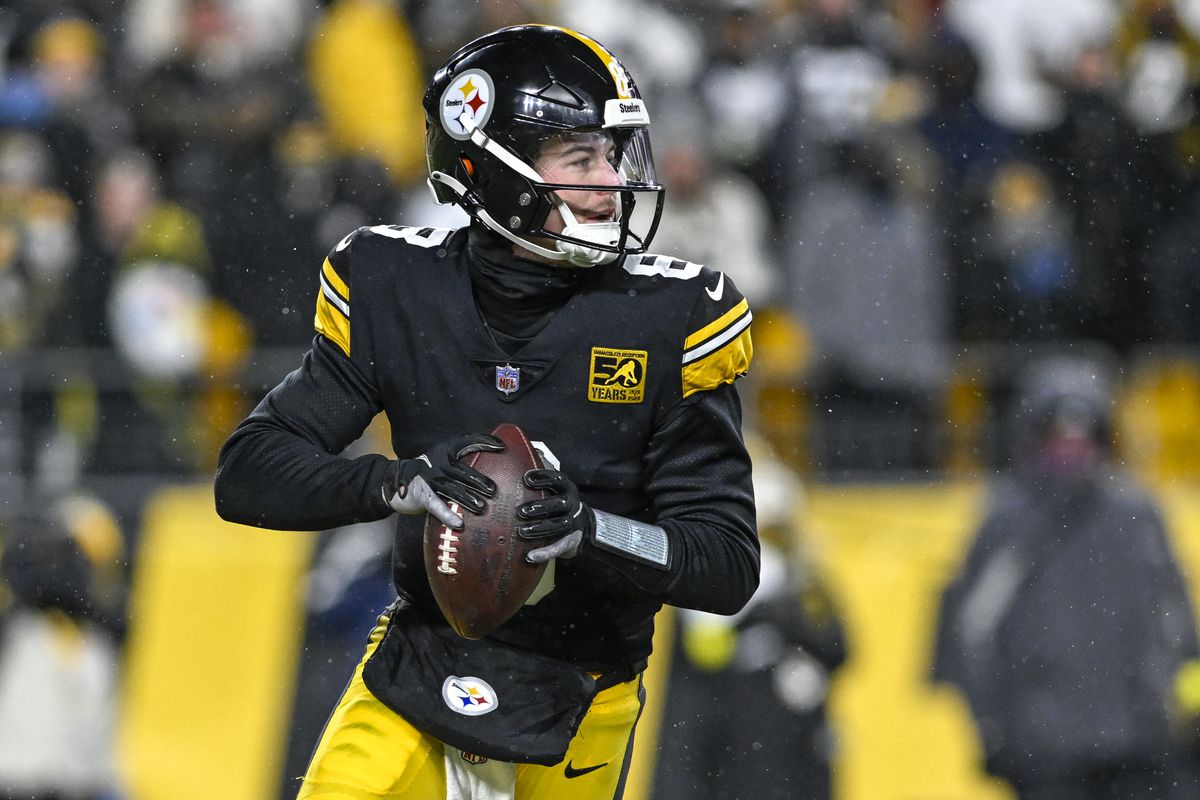 Kenny Pickett #8 of the Pittsburgh Steelers looks for a receiver during the second quarter of the game against the Las Vegas Raiders at Acrisure Stadium on December 24, 2022 in Pittsburgh, Pennsylvania.