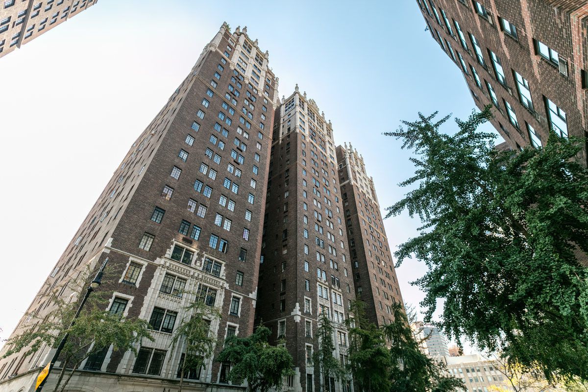 5 Tudor City, also known as Windsor Tower, was built between 1929 and 1930. 