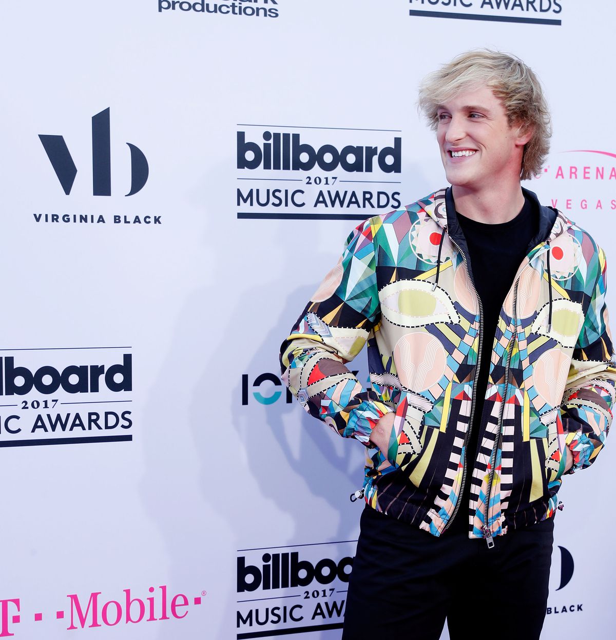2017 Billboard Music Awards Presented by Virginia Black - Red Carpet