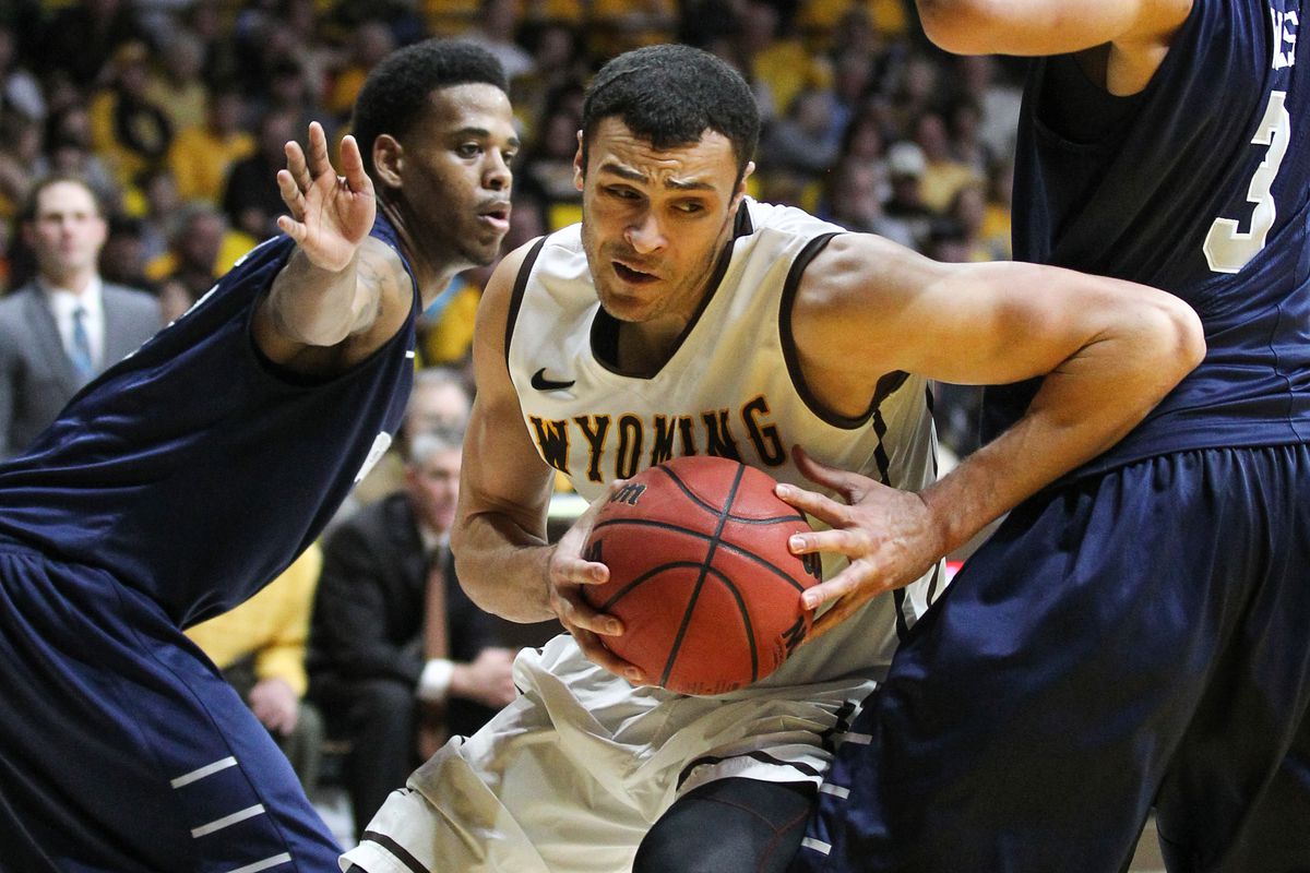 Wyoming hopes to beat San Diego State after falling to the Aztecs earlier this season.