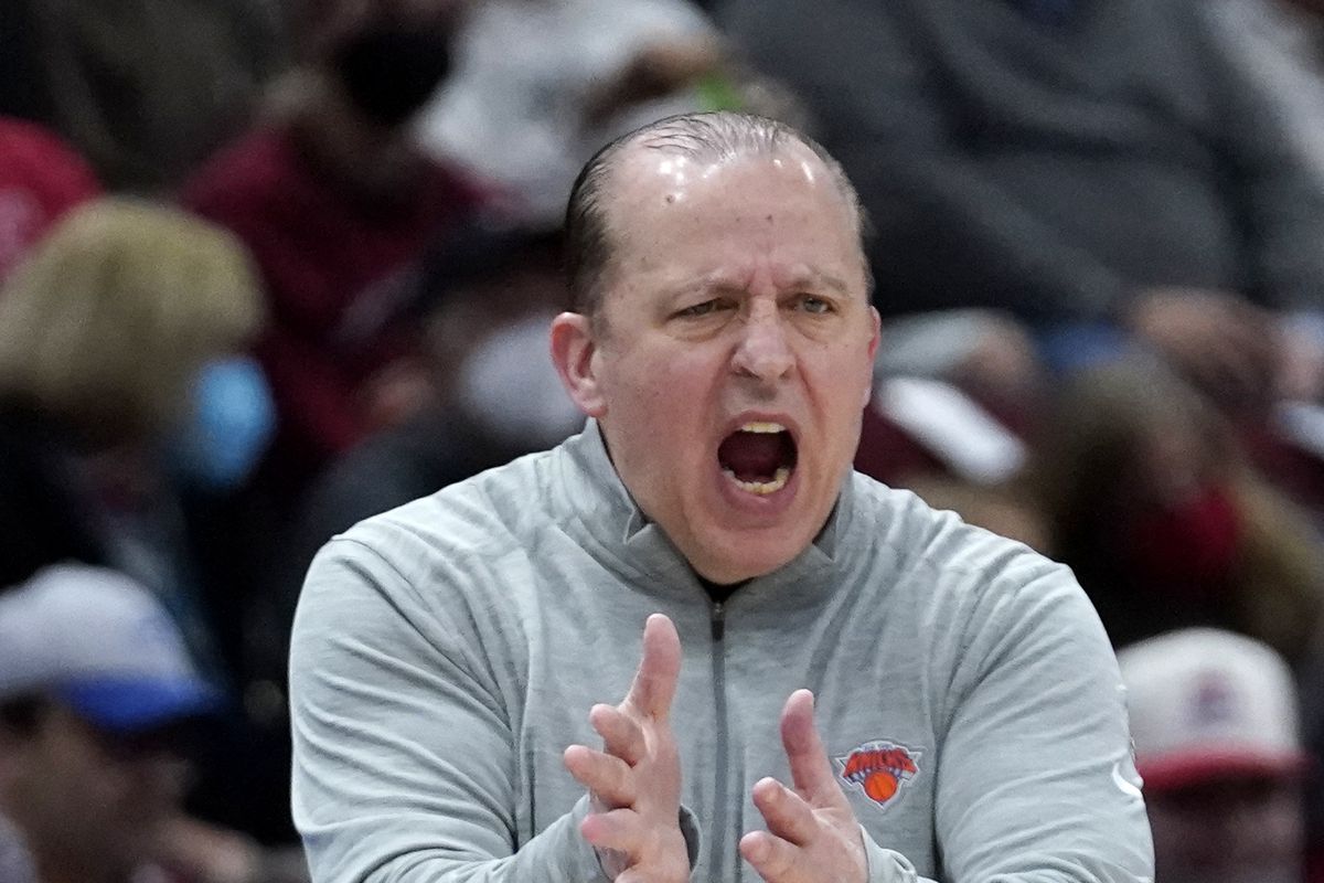 Knicks coach Tom Thibodeau gestures during the first half of Thursday’s game against the Bulls at the United Center. 