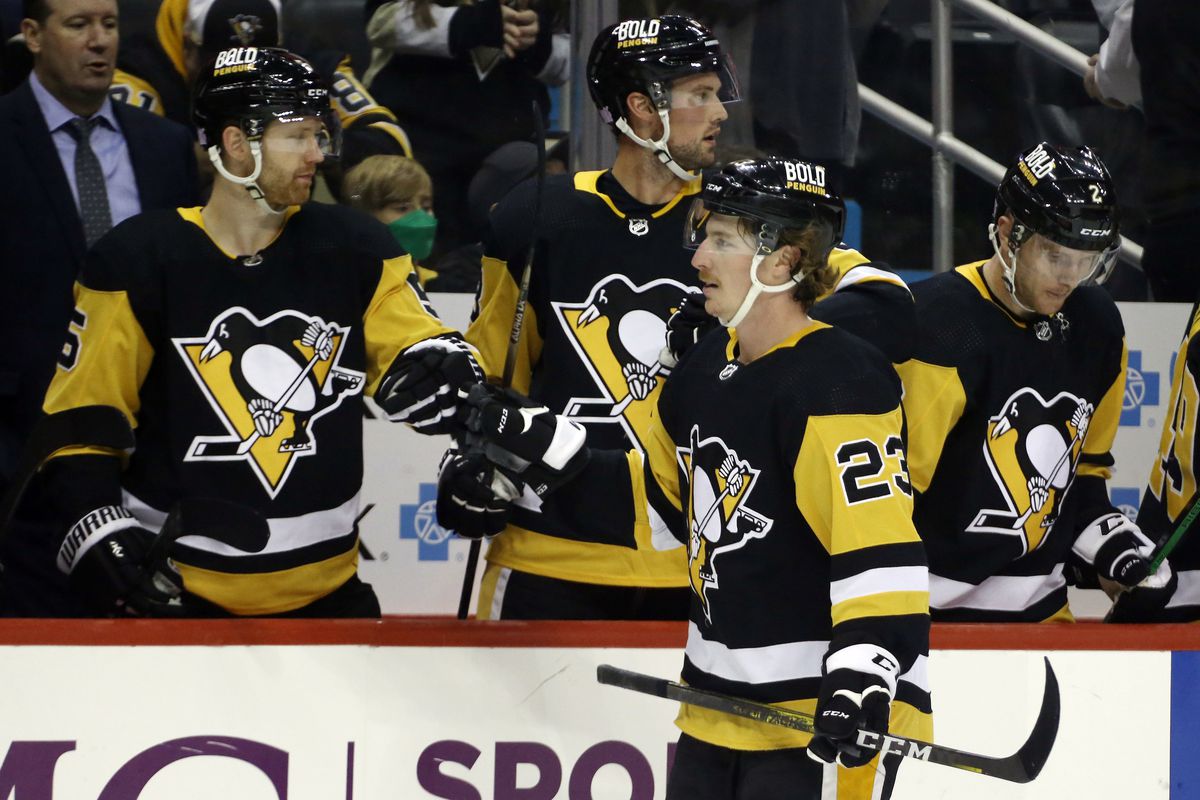 NHL: Vancouver Canucks at Pittsburgh Penguins