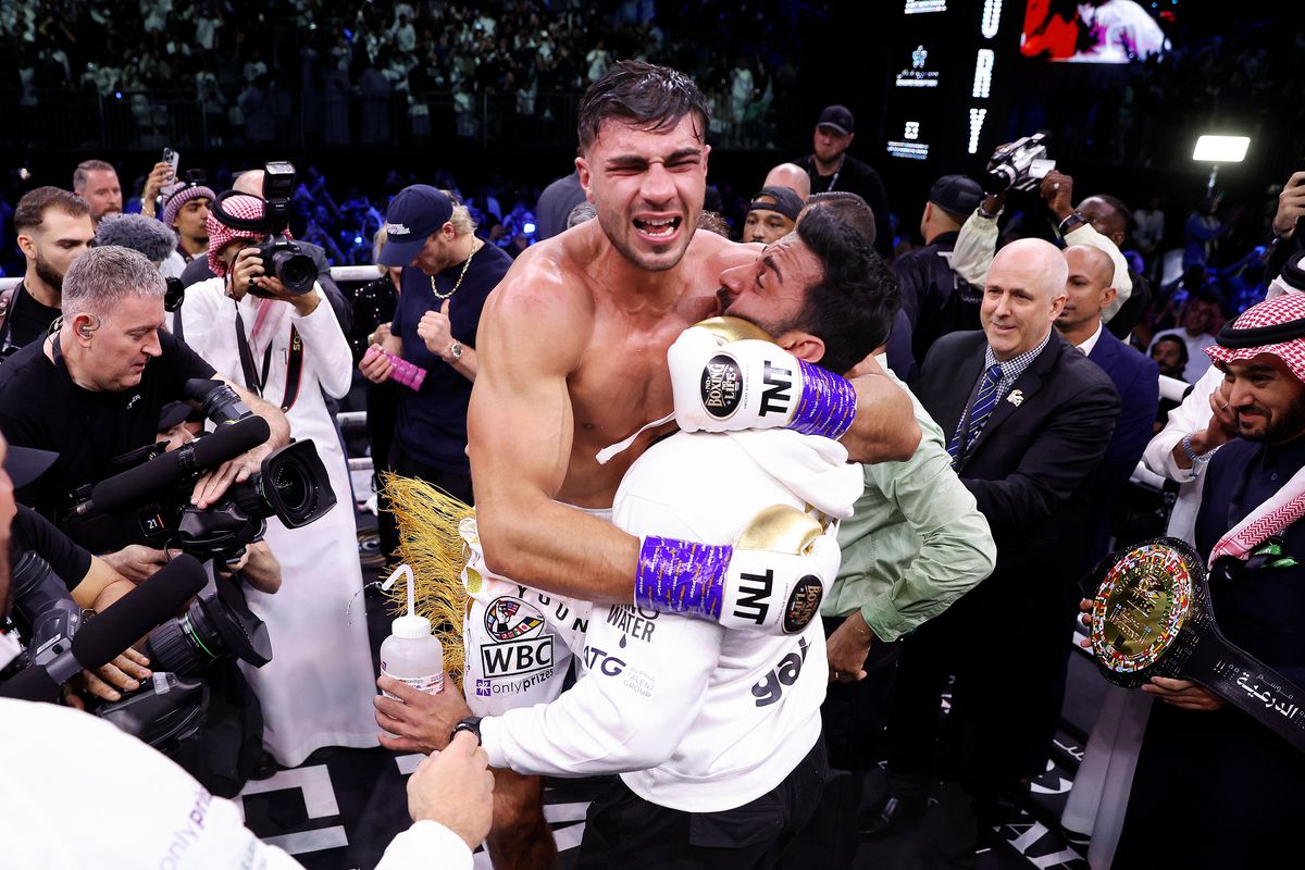 Tommy Fury edged out a split decision over Jake Paul in Saudi Arabia