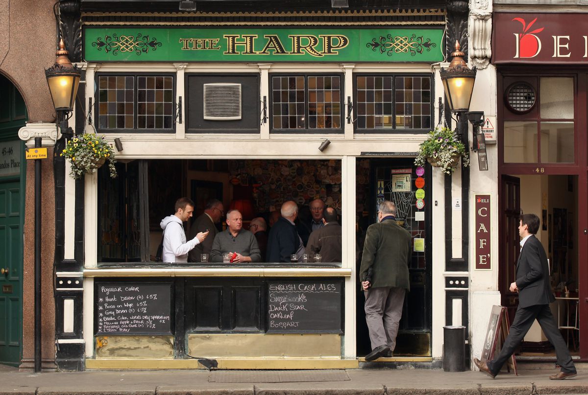 The Harp In Covent Garden Is Named CAMRA Pub of the Year 2011