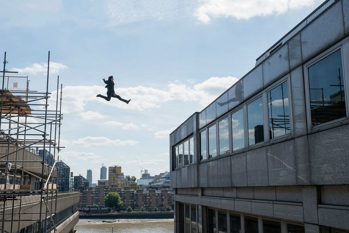 Tom Cruise leaps across buildings in Mission: Impossible - Fallout