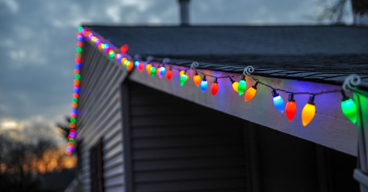 5 Things to Know Before You Hang Holiday Lights Outside - This Old House