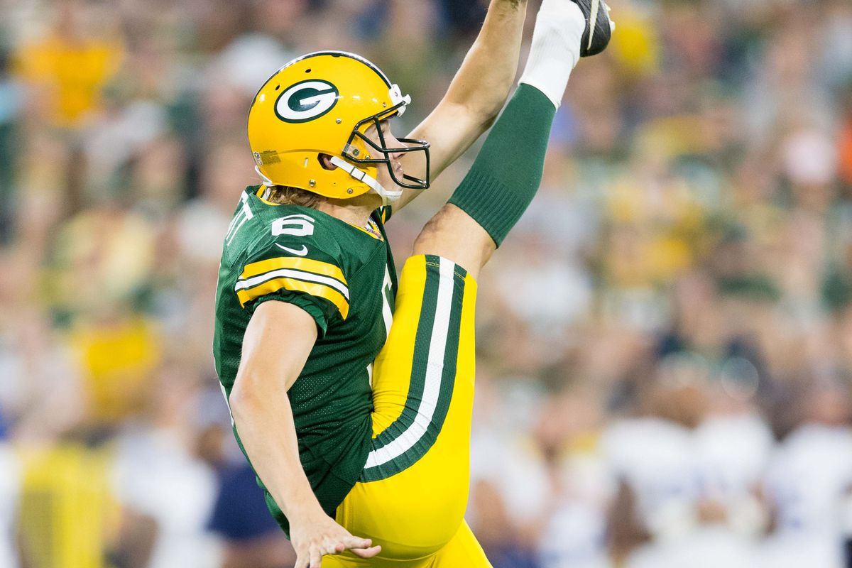 NFL: Tennessee Titans at Green Bay Packers