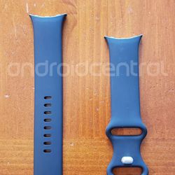 <em>The strap resembles the ones that come with the Fitbit Versa and Fitbit Sense smartwatches.</em>