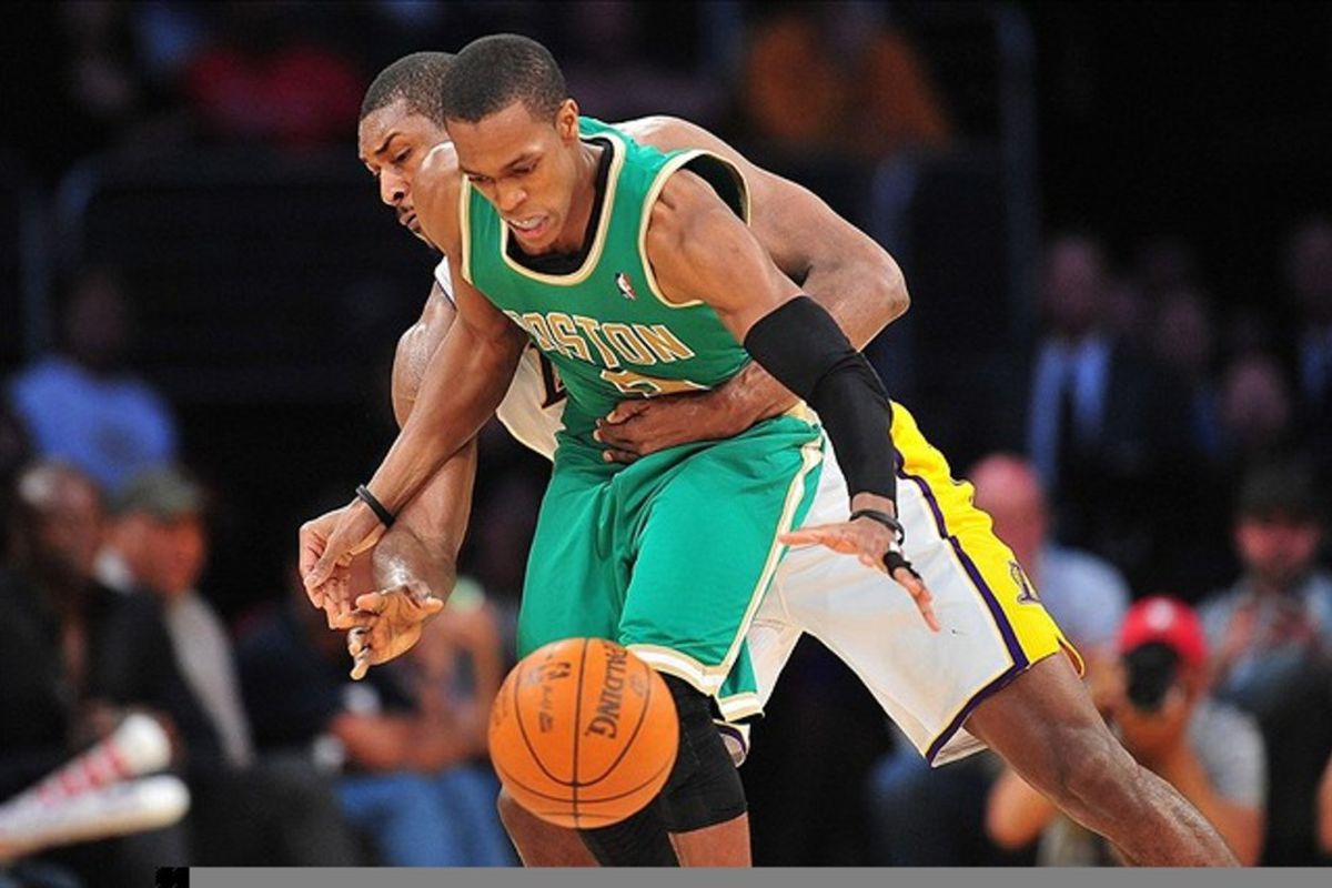 Lakers still trying to get their hands on Rondo.