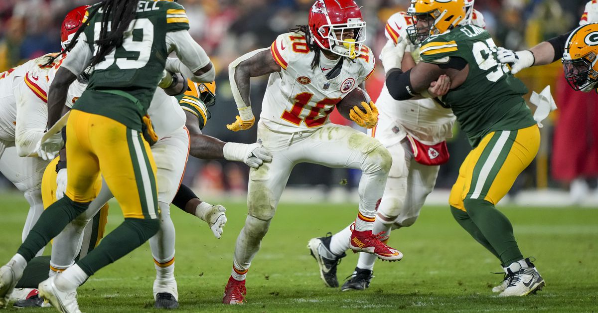Kansas City Chiefs suffer 27-19 loss to Green Bay Packers in Week 13's  Sunday Night Football - BVM Sports