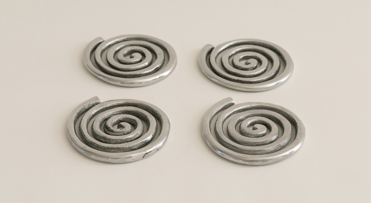 Metal spiral coasters