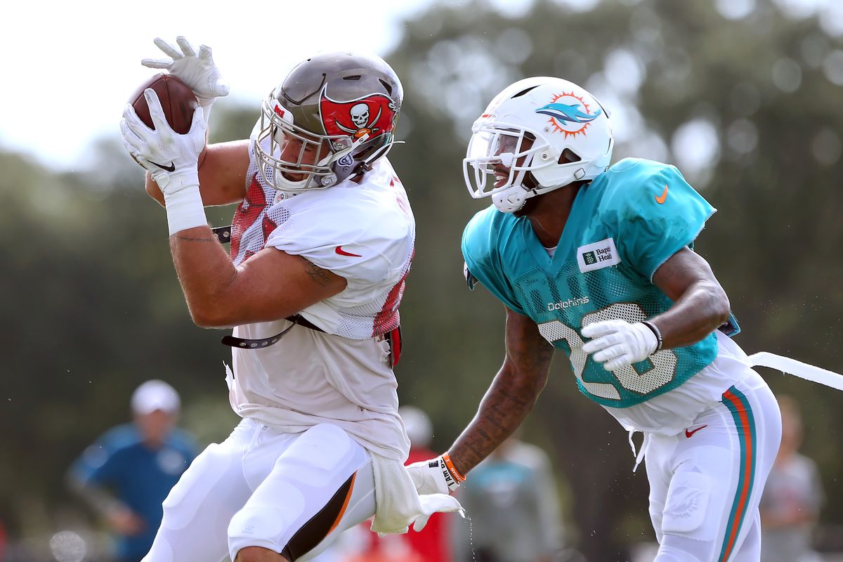 NFL: AUG 13 Buccaneers and Dolphins Joint Practice