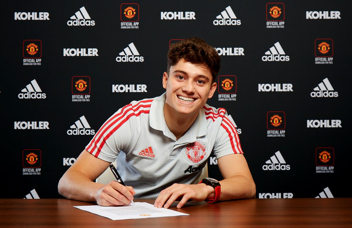 Manchester United Unveil New Signing Daniel James