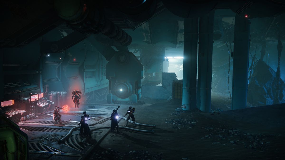 Gardienii îl înconjoară pe Zavala într-o navă abandonată în Sezonul bântuiților din Destiny 2