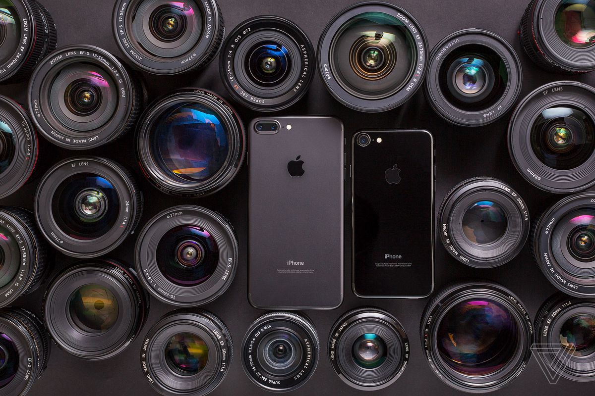 Apple iPhone 7 and iPhone 7 Plus camera with lenses