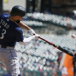 DETROIT, MI - SEPTEMBER 1: Abraham Toro #13 of the Seattle Mariners hits a fly ball against the Detroit Tigers during the third inning at Comerica Park on September 1, 2022, in Detroit, Michigan