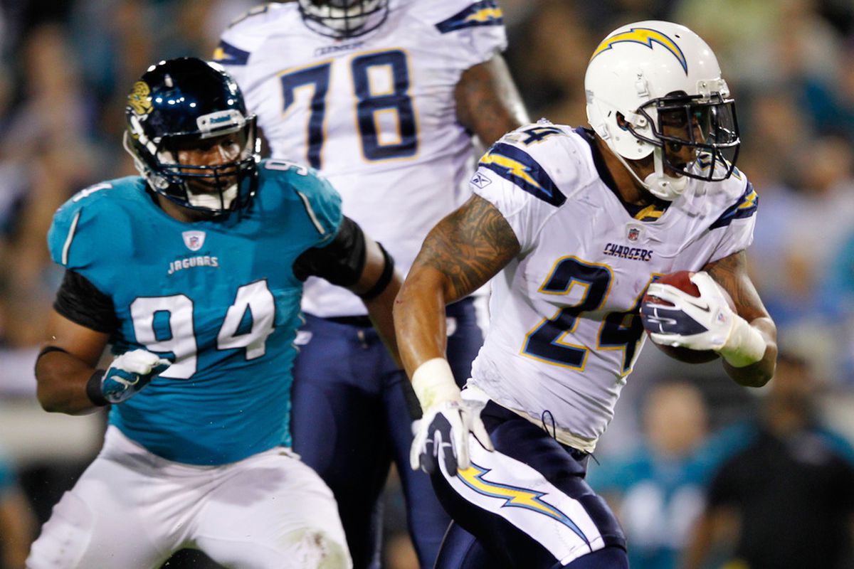 JACKSONVILLE, FL - DECEMBER 05:  Running back Ryan Mathews #24 of the San Diego Chargers rushes with the ball against the Jacksonville Jaguars at EverBank Field on December 5, 2011 in Jacksonville, Florida.  (Photo by Mike Ehrmann/Getty Images)