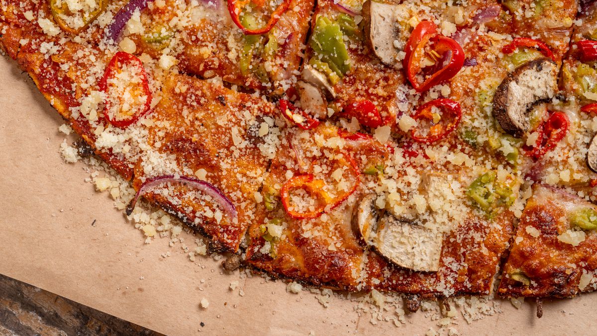 The corner of a chicago thin-crust pizza.