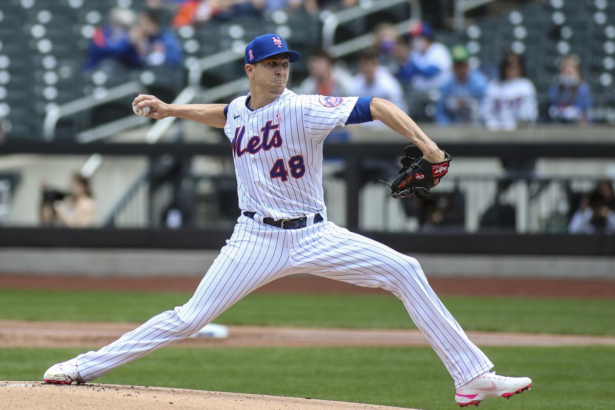 New York Mets pitcher Jacob deGrom pitches in the first inning against the Arizona Diamondbacks at Citi Field.&nbsp;