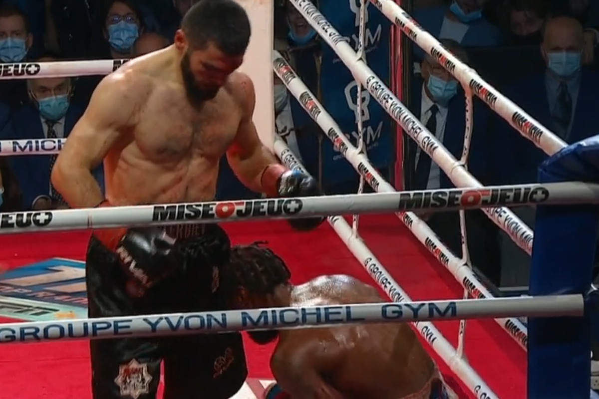 Artur Beterbiev kept his perfect pro record with a knockout over Marcus Browne