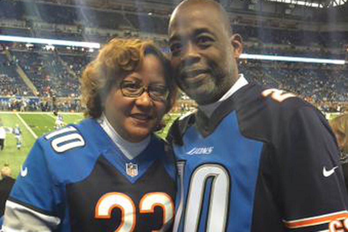 Kyle and Corey Fuller's parents are wearing their Bears/Lions ...