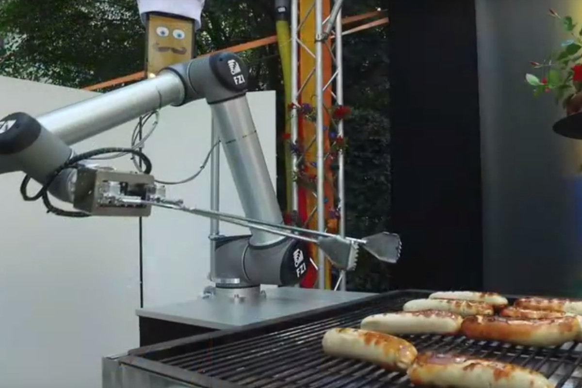 Bratwurst-Cooking Robot Is a Feat of German Engineering - Eater