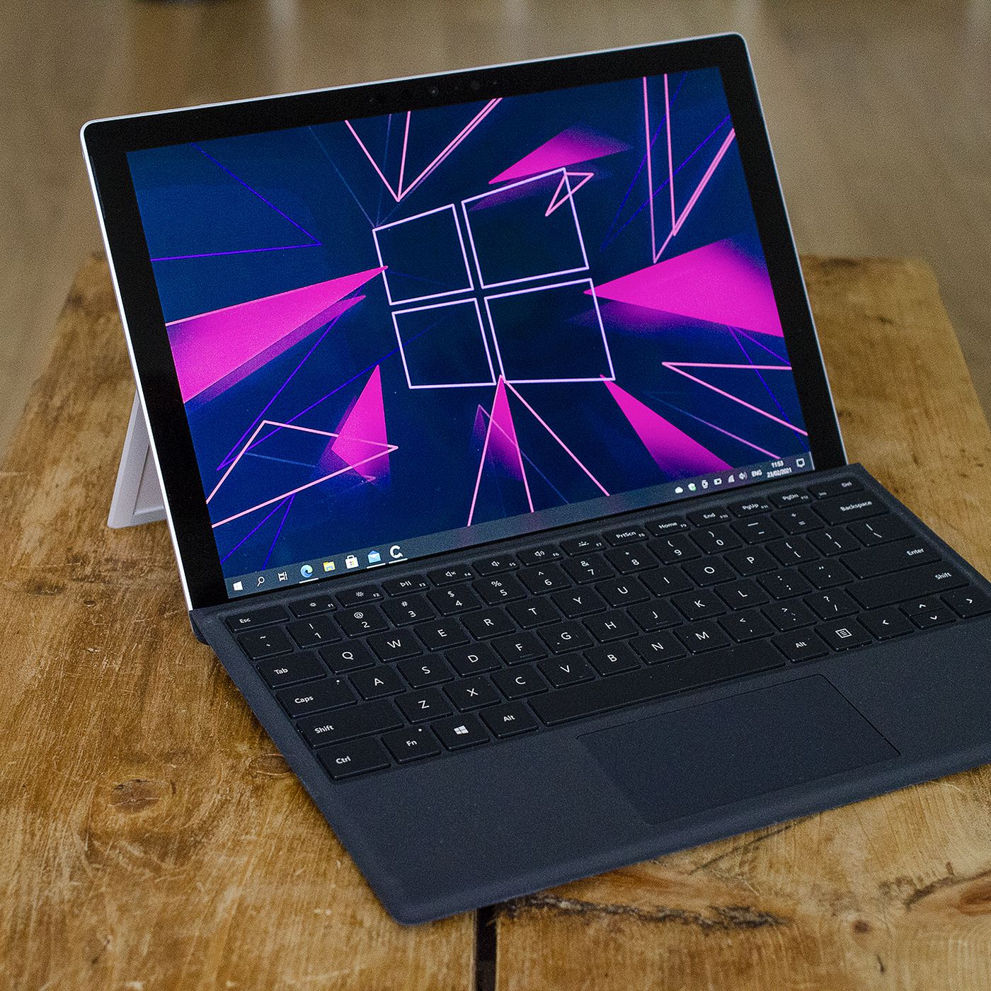 Microsoft Surface Pro 7 Plus review: built for business - The Verge