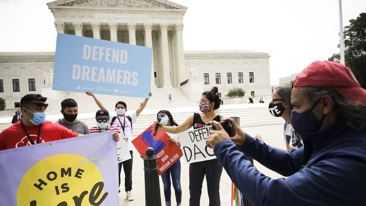 DACA: Supreme Court rules to preserve protections for DREAMers Vox