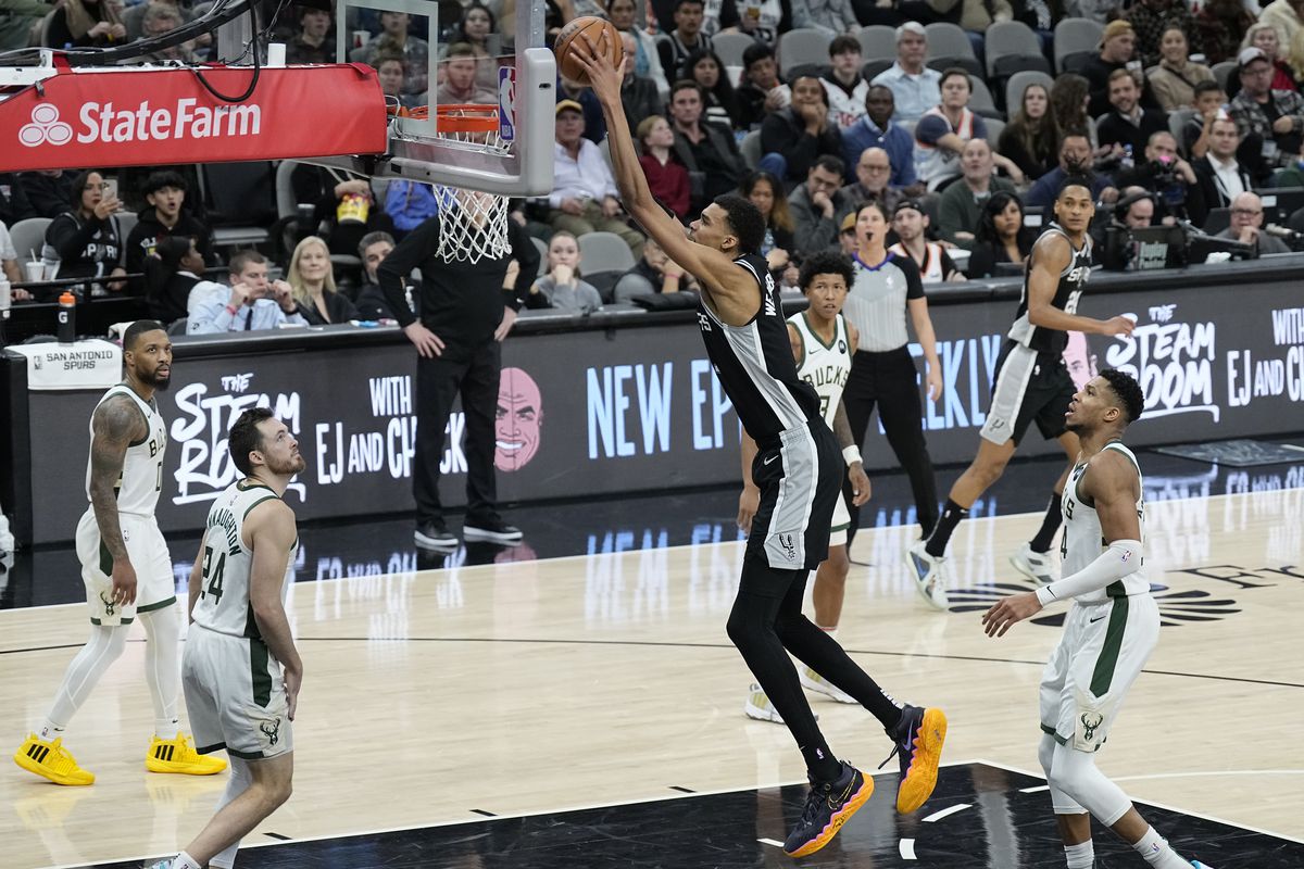 NBA: Milwaukee Bucks at San Antonio Spurs