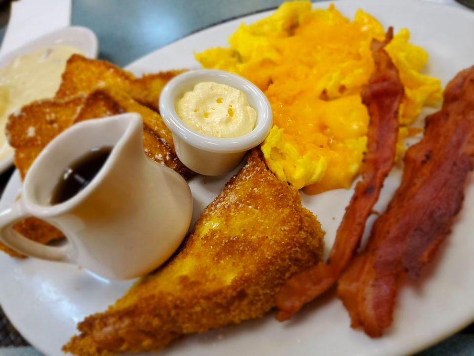 A classic breakfast plate, available daily at Jamms Restaurant Breakfast and Lunch