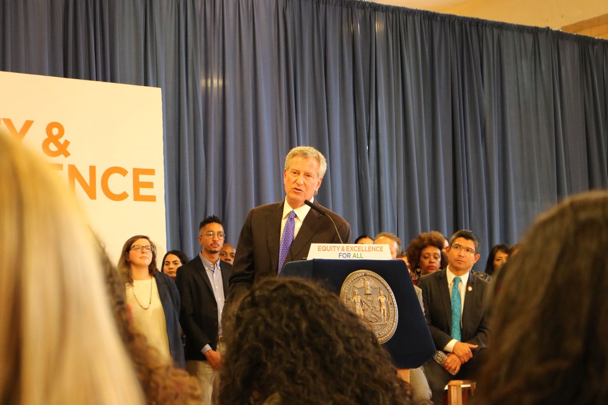 At a September 2018 press conference at M.S. 51 in Park Slope, Mayor Bill de Blasio and schools Chancellor Richard Carranza approved an integration plan for District 15 middle schools.