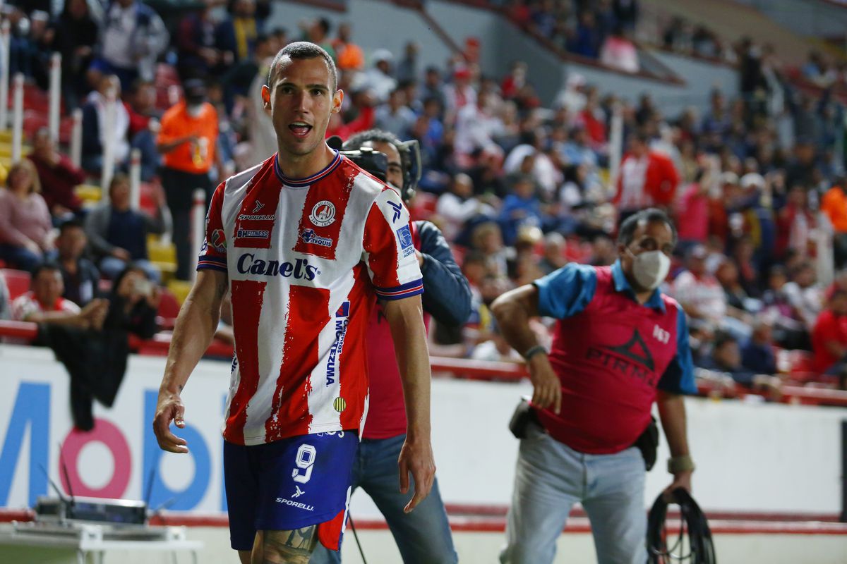 Leonardo Bonatini of Atletico San Luis celebrates the second goal of his team during the 1st round match between Necaxa and Atletico San Luis as part of the Torneo Clausura 2023 Liga MX at Victoria Stadium on January 6, 2023 in Aguascalientes, Mexico.